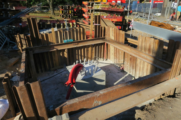 Atypical pole base