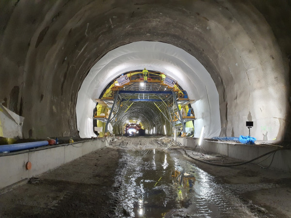 Tunnel insulation