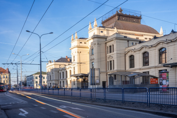 Overall view of the facade from Nadražní street