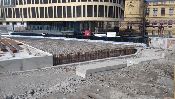 Installation of the protective slab of the station ceiling