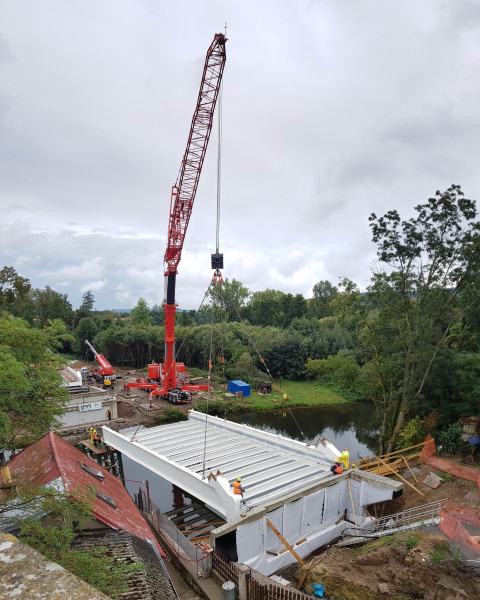 Assembly of a bridge deck