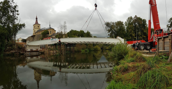 Assembly of a bridge deck