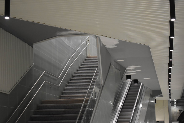 Teatralna station - stairway and escalator to the platform