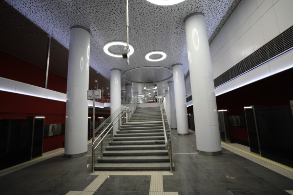 Jubilejnaja station - vestibule