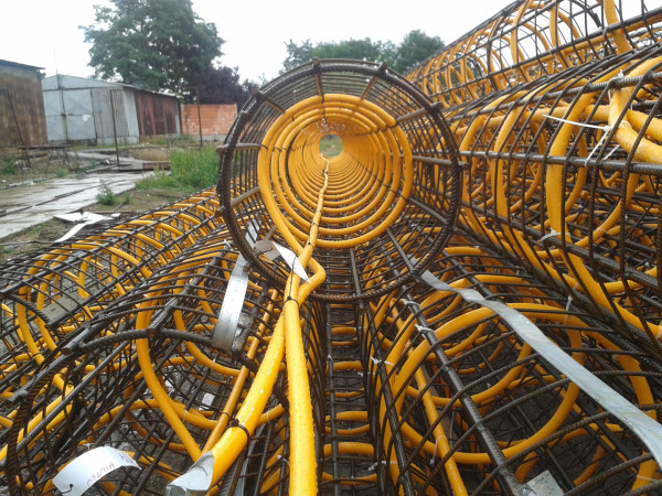 Reinforcement basket for energopiles