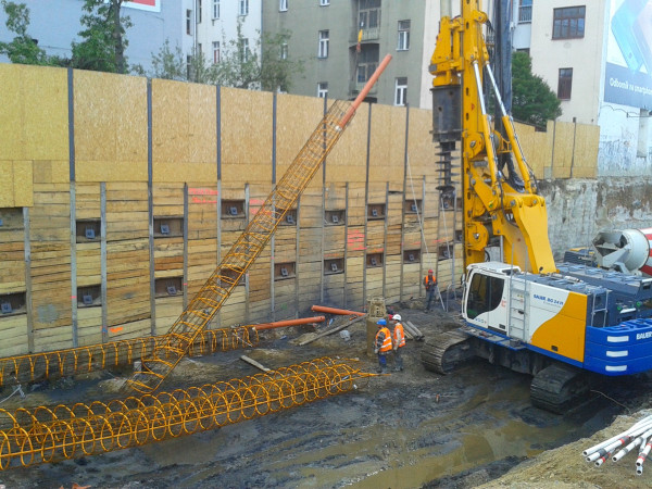 Reinforcement basket for energopiles