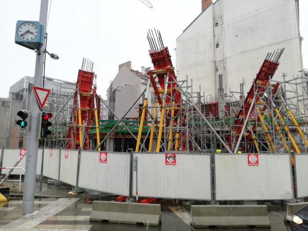 Reinforcement basket of inclined columns