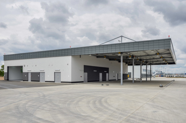 Tanker service facilities