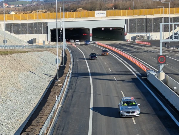 Completed Kaplicky tunnel - opening to traffic