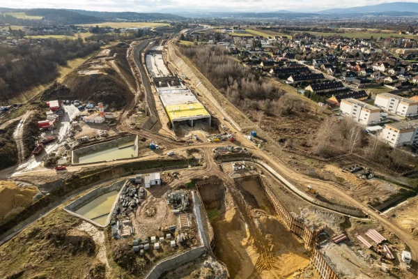 Tunnel under construction - view  from Prague, . January 2023 (Source: Zakládání staveb, a.s. archive)