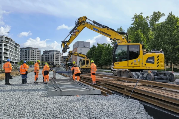 Hagibor - pokládka prvních pražců nové tramvajové trati