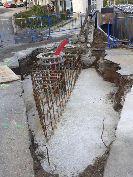 Atypický základ trakčního stožáru