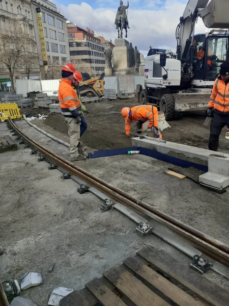 Pokládka obrub "Za koněm"