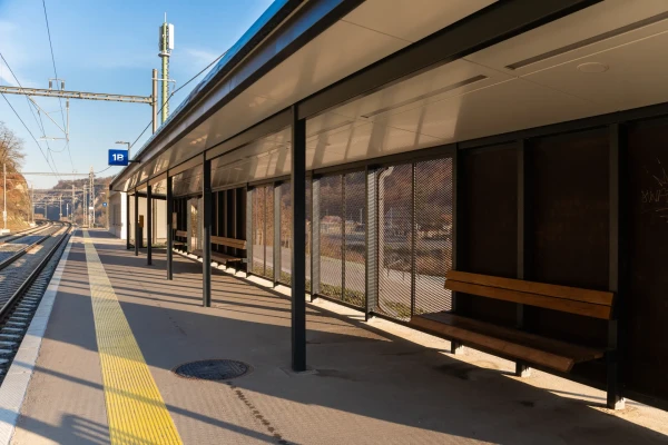 Srbsko railway station