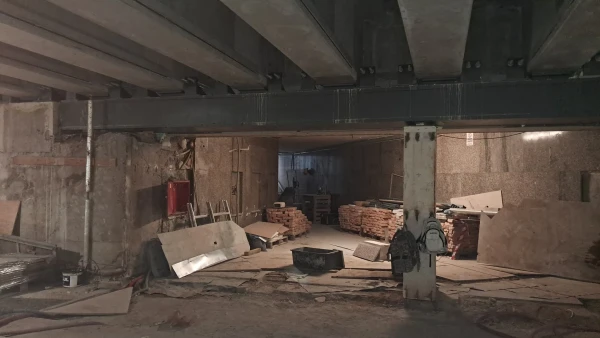 New steel girder (access to the arcade) with new prestressed beams