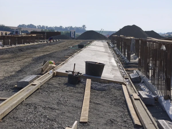Preparatory works for laying concrete for ceiling structures